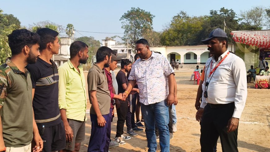 वॉलीबॉल टूर्नामेंट में हसपुरा, ओबरा और उपहारा की टीम बनी विजेता