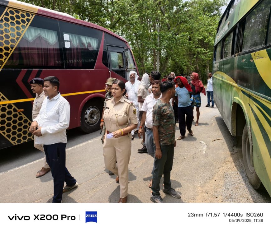 खड़े ऑटो में यात्री बस ने मारी टक्कर,एक चार वर्षीय बच्चा की हुई मौत, पांच घायल
