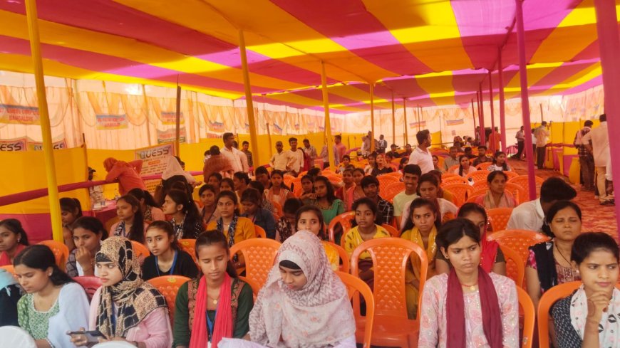 जिला स्तरीय नियोजन सह व्यावसायिक मार्गदर्शन मेला का किया गया आयोजन.