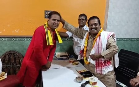 वाराणसी में आयोजित राष्ट्रीय शाकद्वीपीय ब्राह्मण मंच पर सम्मानित हुए औरंगाबाद संज्ञा समिति जिलाध्यक्ष अशोक पांडेय