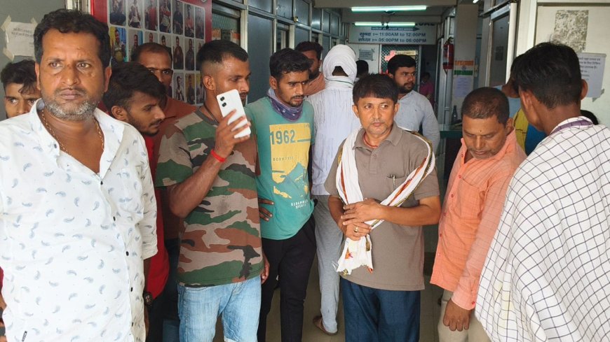 उत्पाद पुलिस ने युवक को किया पिटाई,जख्मी युवक का चल रहा इलाज, पुलिस ने मारपीट करने से किया इनकार.