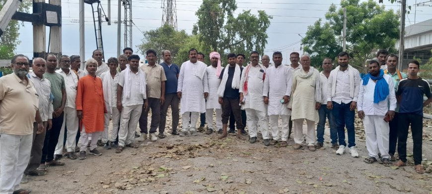 स्टेट हाई-वे के ओवर ब्रिज के दोनों तरफ रोड बनवाने एवं गया जाने वाले ओवर ब्रिज रोड को स्लोपिंग करवाने के लिए मांग